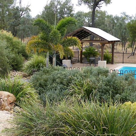Rubyvale Motel & Holiday Units - An Adults Only Getaway Exterior photo