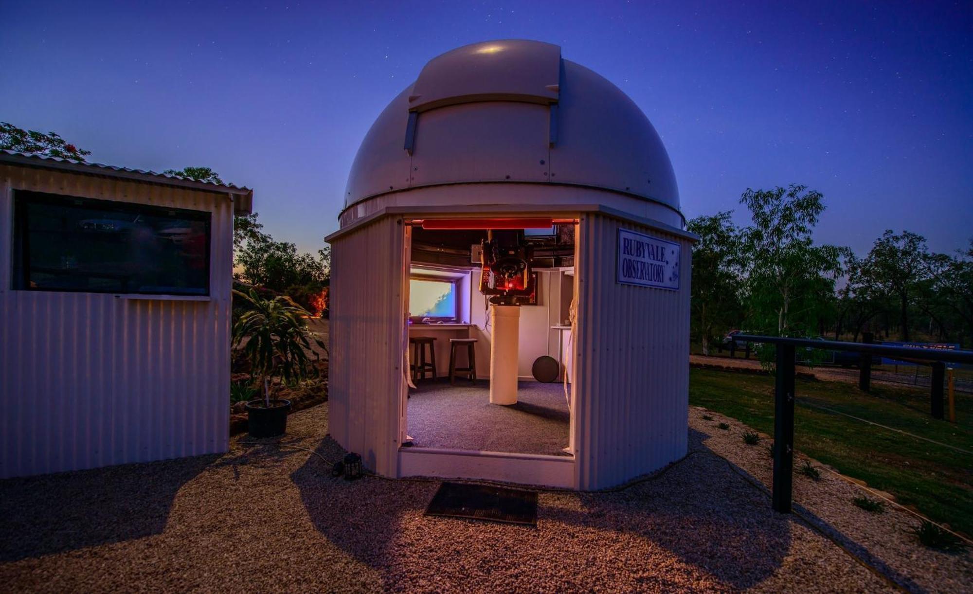 Rubyvale Motel & Holiday Units - An Adults Only Getaway Exterior photo