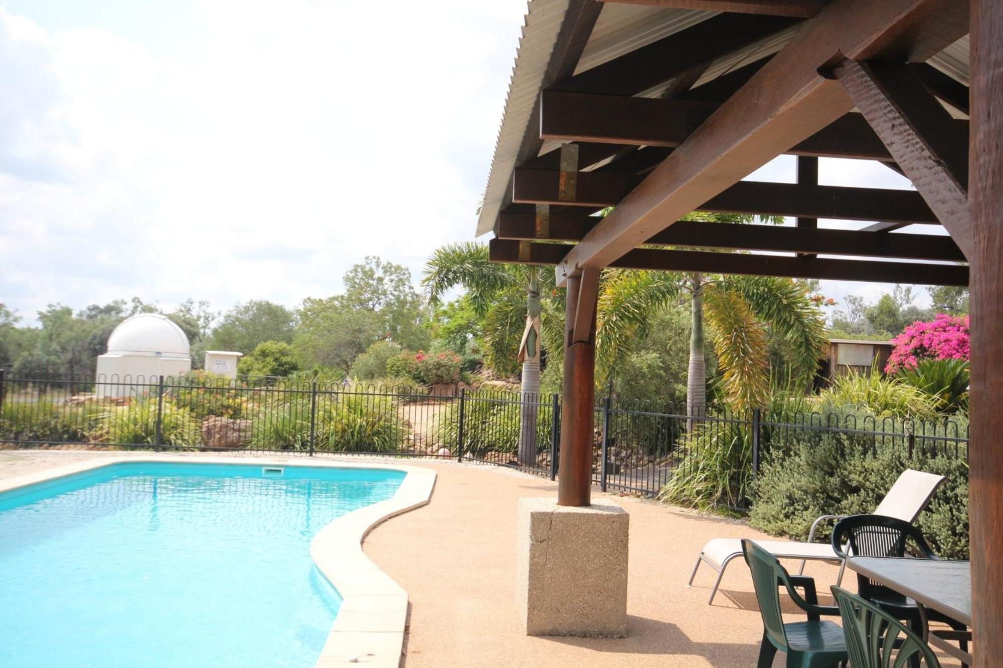 Rubyvale Motel & Holiday Units - An Adults Only Getaway Exterior photo