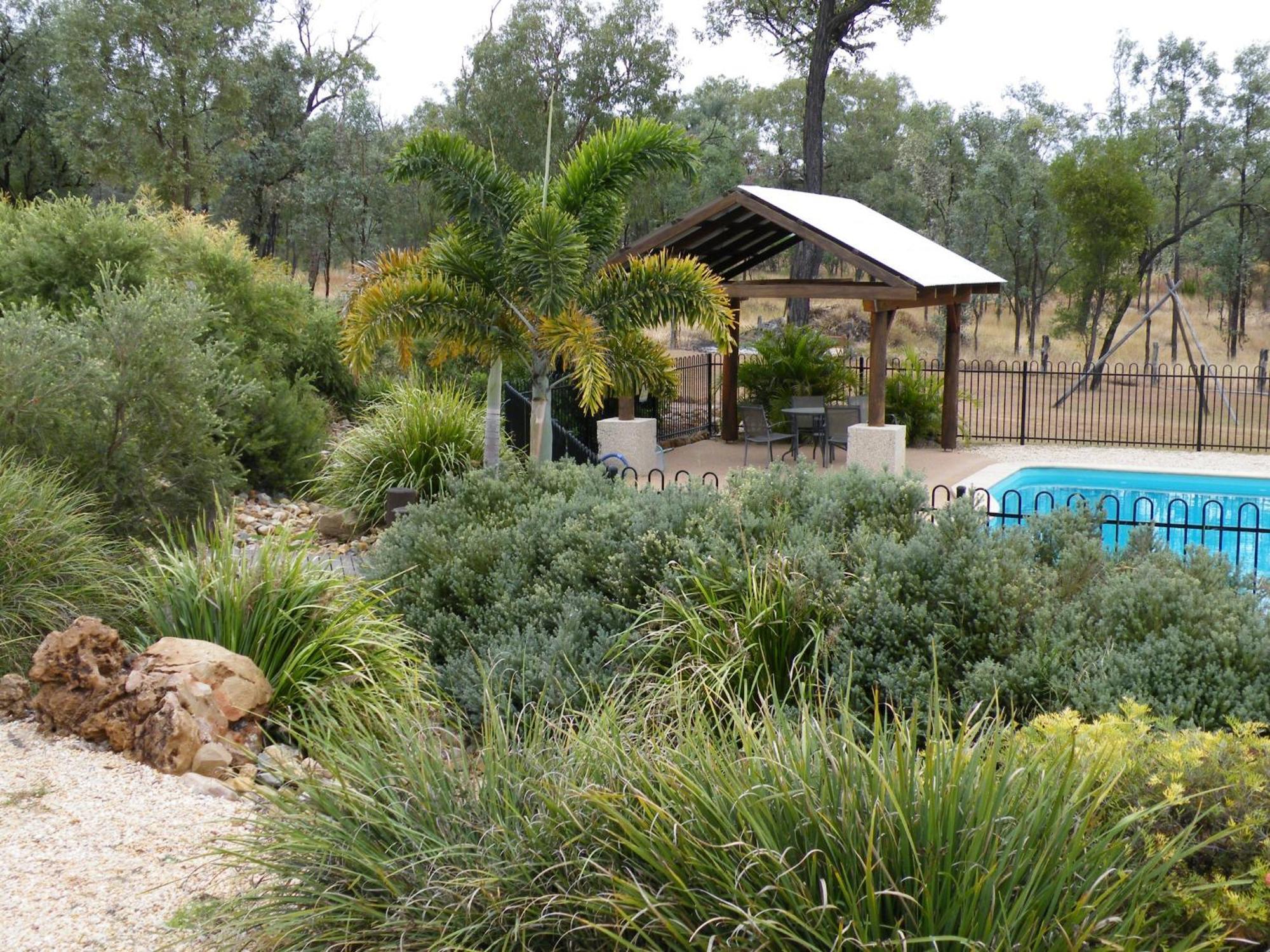 Rubyvale Motel & Holiday Units - An Adults Only Getaway Exterior photo