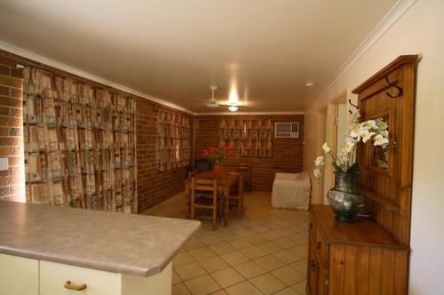 Rubyvale Motel & Holiday Units - An Adults Only Getaway Exterior photo